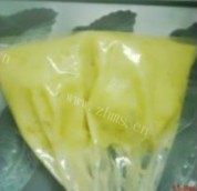 巧克力香蕉蛋糕做法图解4)