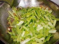 肉末芹菜做法图解6)