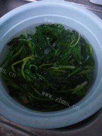 色泽不错的炝菠菜做法图解2)
