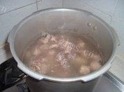 萝卜大骨汤做法图解6)