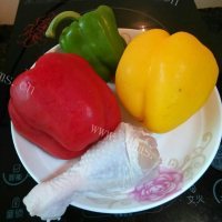 营养鸡丝炒三椒做法图解1)