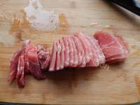 美味的香辣牙签肉做法图解2)