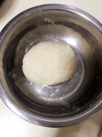 咸甜适中的炸油条做法图解2)