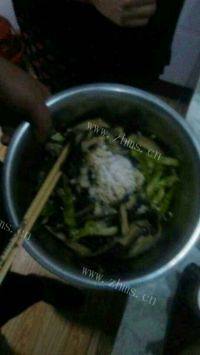 家常菜凉拌茄子做法图解5)