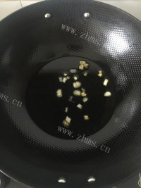 西红柿炒鸡蛋做法图解4)