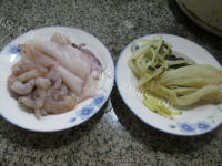 妈妈的腌白菜炒海鲜做法图解1)