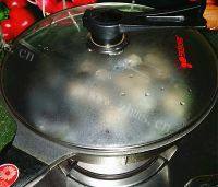 美味的牛丸木耳炖粉皮做法图解10)