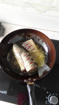 家常菜红烧草鱼做法图解2)