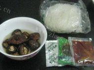 美味的香菇米线做法图解1)