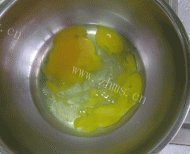 鸡蛋豆沙卷做法图解2)