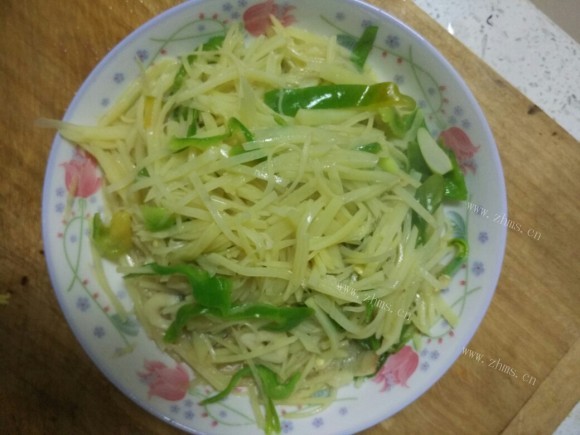 色味俱佳的青椒土豆丝