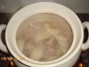 美味的雪梨银耳瘦肉汤