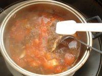 健康营养的西红柿牛腩汤的做法图解九
