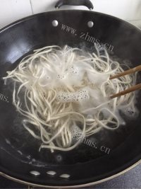 珍馐美味的拌面做法图解2)