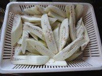 在家做的鱼香茄子煲做法图解1)