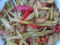 家常菜芹菜炒肉