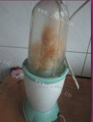 在家做的银耳红枣汤做法图解2)