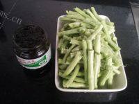 橄榄菜炒豆角做法图解2)