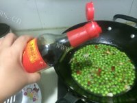 炒青豆做法图解4)