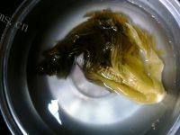 家常菜酸菜炒肉片做法图解1)