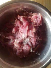 家常菜西兰花炒肉片做法图解1)