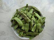 美味的豆角炖肉做法图解1)
