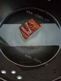 色泽鲜亮的蒜薹炒腊肉做法图解1)