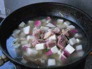 「绿色食物」牛肉炖萝卜做法图解5)
