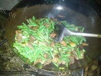 「首发」豆角炒肉做法图解7)