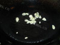 酥嫩木耳炒大白菜梗做法图解5)