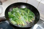 菠菜烧豆腐做法图解2)