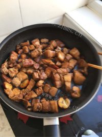回味无穷的红烧肉做法图解4)