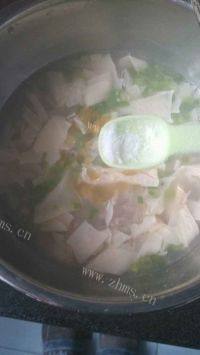美味的腐竹瘦肉汤做法图解9)