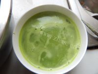 可口的韭菜鸡蛋水晶饺做法图解2)