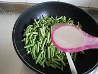 美味的豆角焖面做法图解4)