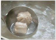茶树菇排骨汤做法图解2)