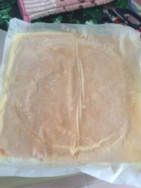 自制草莓奶油蛋糕卷做法图解14)
