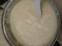 自制黑芝麻蛋糕做法图解6)