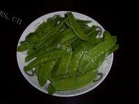 「DIY」荷兰豆炒腊肠做法图解1)