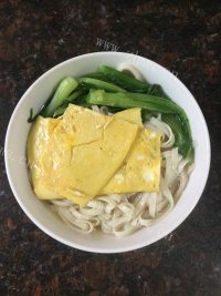 美味的油菜鸡蛋面