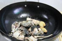 美味的鱼骨豆腐汤做法图解5)