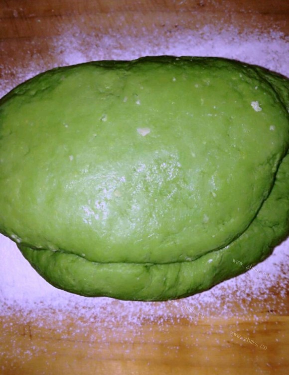 独特的菠菜面