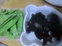 味道不错的荷兰豆炒肉片做法图解1)