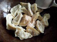 甘脆的煎饺子做法图解4)