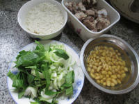 香味浓郁的青菜黄豆排骨大米粥做法图解1)