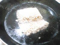 自制青菜肉丝炒面做法图解1)