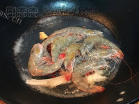 回味无穷的盐水虾做法图解6)