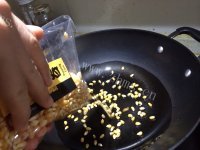 自制香甜爆米花做法图解4)