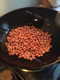 好吃的炒花生米做法图解3)