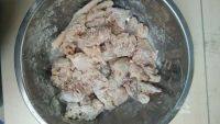 美味的黄闷鸡做法图解2)